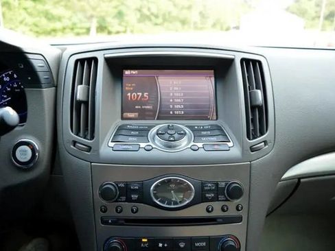 Used 2015 INFINITI Q40 w/ Moonroof Package image 22