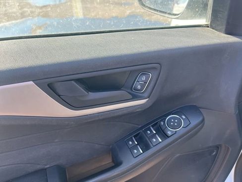 Used 2022 Ford Escape SE image 13