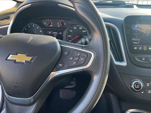 Used 2022 Chevrolet Malibu LT image 19