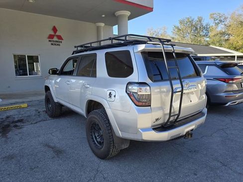 Used 2018 Toyota 4Runner SR5 Premium image 10