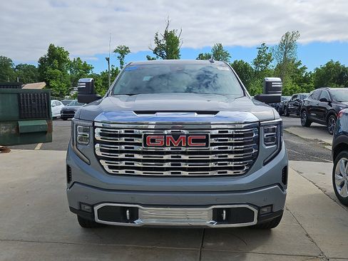 Used 2025 GMC Sierra 1500 Denali w/ Denali Reserve Package AWD/4WD image 3