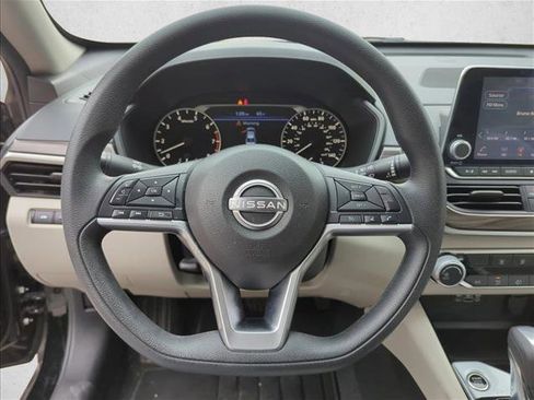 Used 2024 Nissan Altima 2.5 SV AWD/4WD image 26
