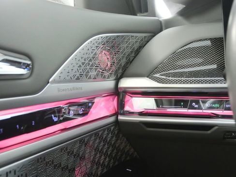 Certified 2023 BMW 760i xDrive image 26