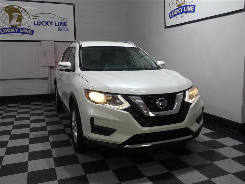 Used 2017 Nissan Rogue SV w/ SV Premium Package FWD image 5