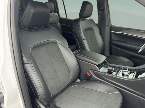 New 2026 Jeep Grand Cherokee L 4WD image 30