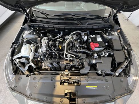 Used 2025 Nissan Altima 2.5 SV FWD image 32