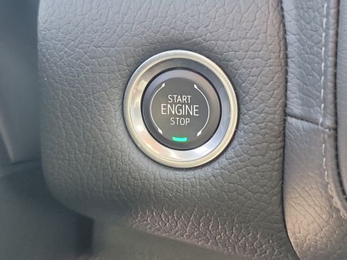 Used 2024 GMC Yukon XL Denali AWD/4WD image 26