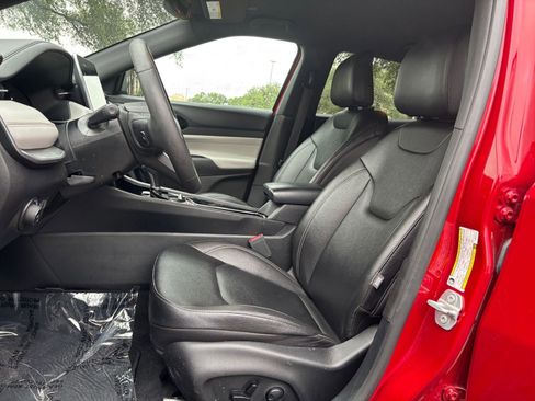 Used 2025 Jeep Compass Limited AWD/4WD image 22