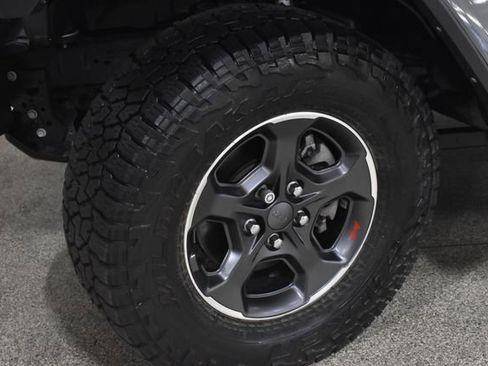 Used 2021 Jeep Gladiator Rubicon w/ Trailer Tow Package AWD/4WD image 12