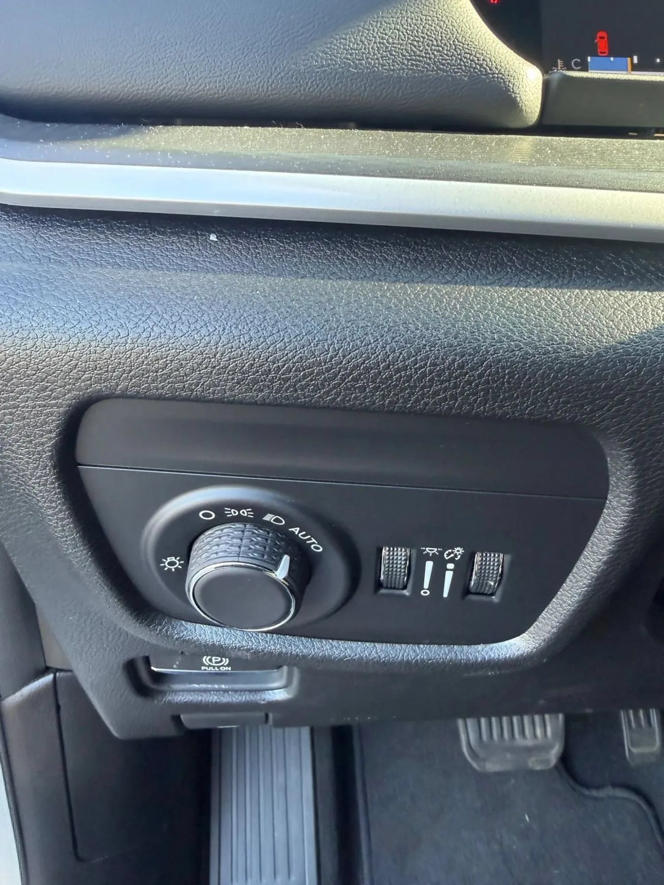 Used 2024 Jeep Grand Cherokee L Altitude AWD/4WD image 19