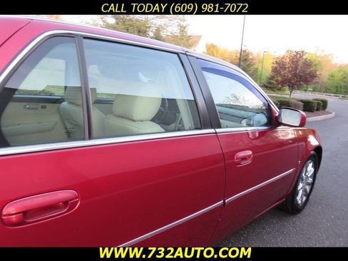 Used 2009 Cadillac DTS w/ Sun And Sound Package FWD image 21