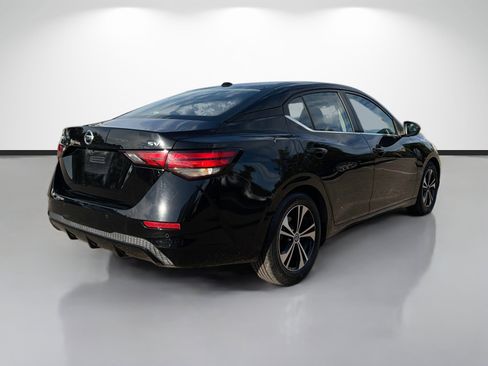 Used 2021 Nissan Sentra SV image 3