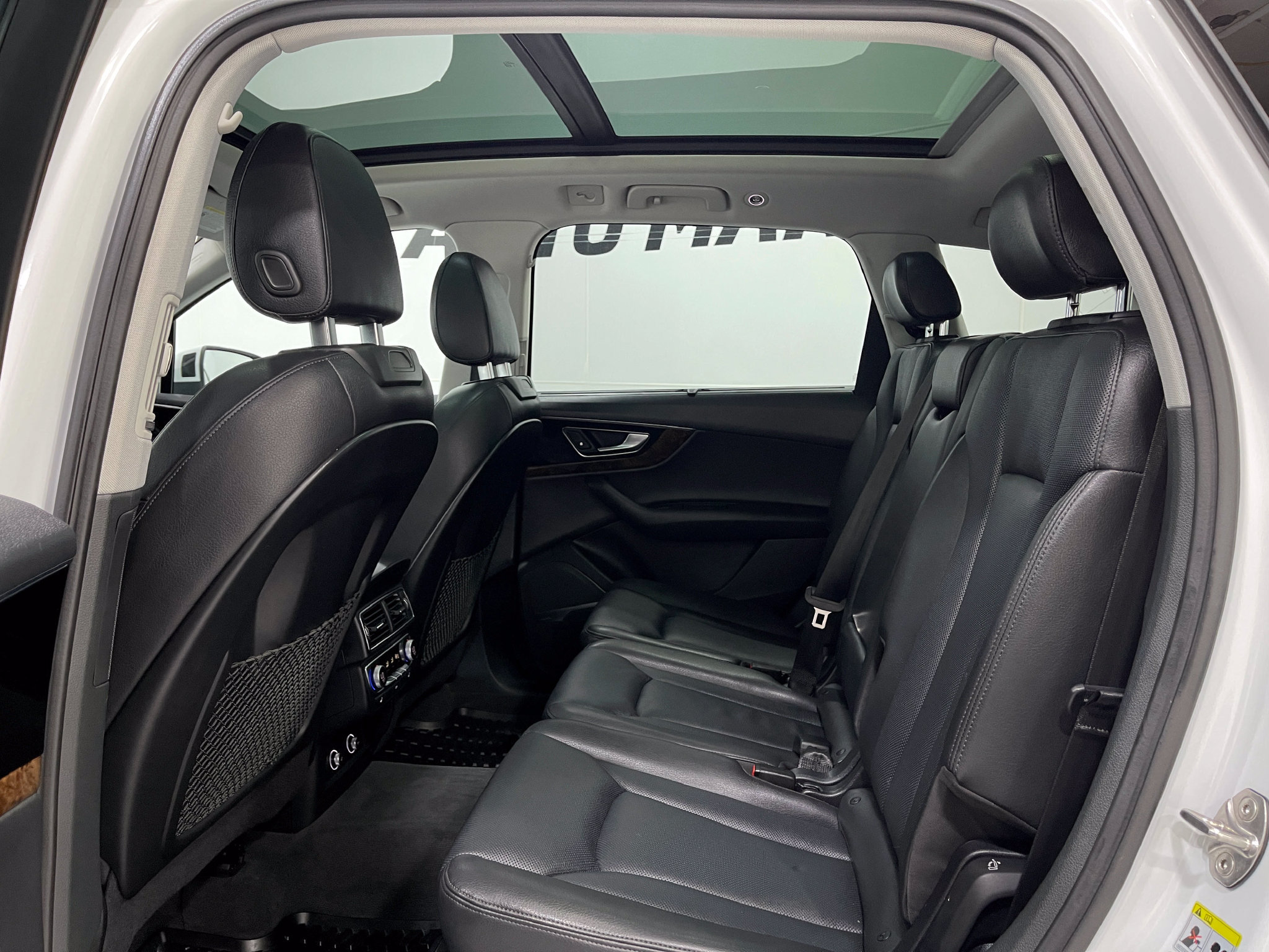 Used 2018 Audi Q7 3.0T Prestige w/ Prestige Package AWD/4WD image 30