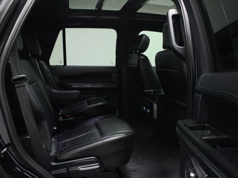 Used 2020 Ford Expedition XLT w/ Equipment Group 202A RWD image 16