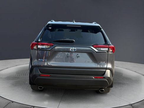 Used 2024 Toyota RAV4 XLE w/ Convenience Package AWD/4WD image 4