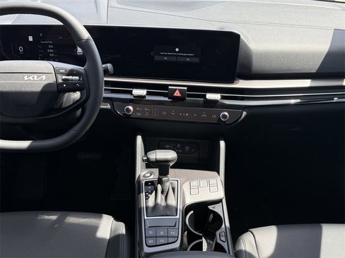 New 2026 Kia Sportage SX image 17