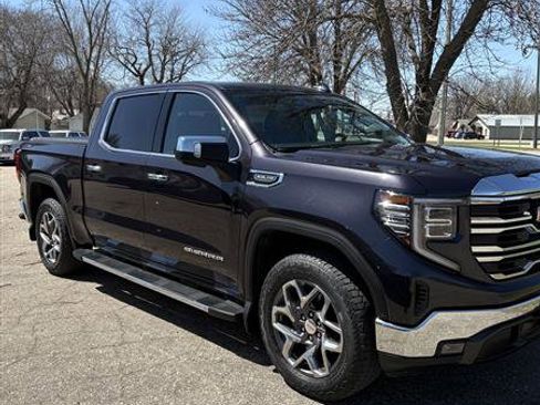 Used 2023 GMC Sierra 1500 SLT w/ SLT Premium Package AWD/4WD image 2