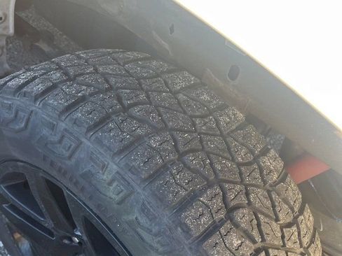 Used 2021 Chevrolet Silverado 1500 LT Trail Boss w/ Convenience Package II image 9