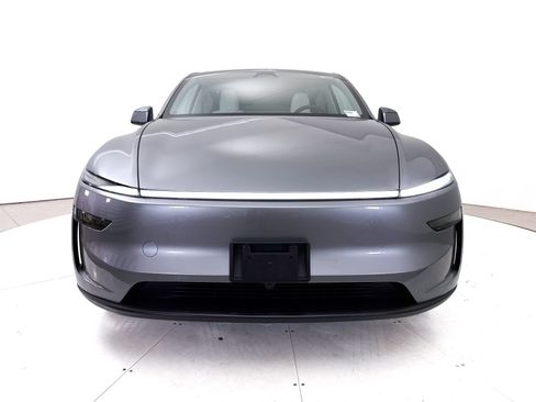 Used 2026 Tesla Model Y Long Range RWD image 12