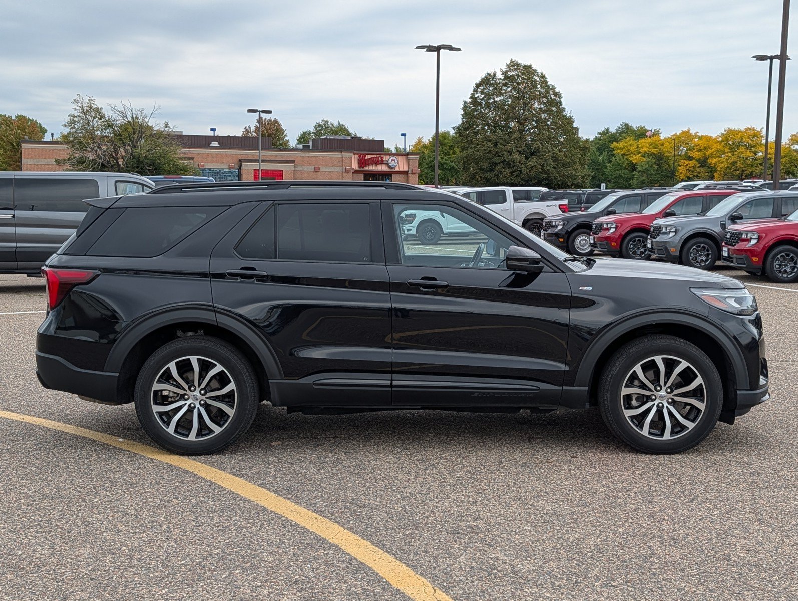 Used 2025 Ford Explorer ST-Line AWD/4WD image 6