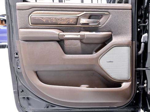 Used 2025 RAM 1500 Limited AWD/4WD image 5