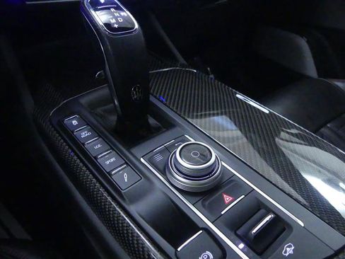 Used 2020 Maserati Levante GTS image 19