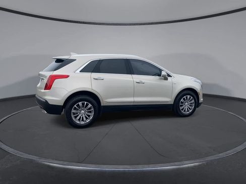 Used 2017 Cadillac XT5 Luxury FWD image 8