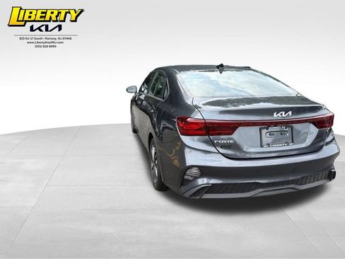 Used 2023 Kia Forte LXS FWD image 5