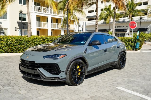 Used 2023 Lamborghini Urus Performante AWD/4WD image 2