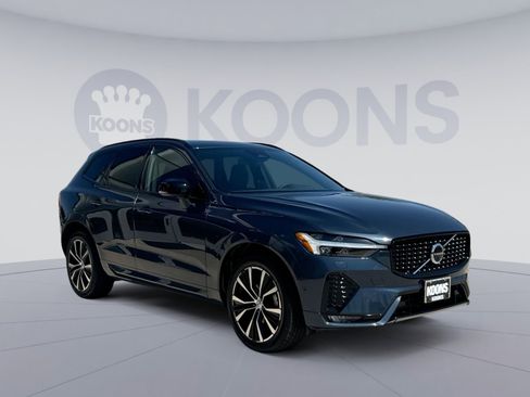 Used 2023 Volvo XC60 B5 Plus w/ Climate Package AWD/4WD image 10