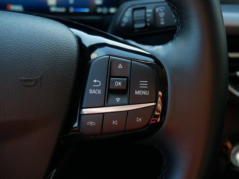 Certified 2024 Ford Escape Platinum AWD/4WD image 18