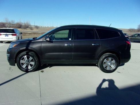 Used 2017 Chevrolet Traverse LT image 7