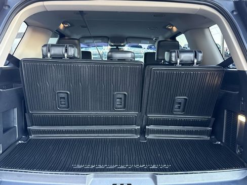 Used 2022 Ford Expedition XLT image 12