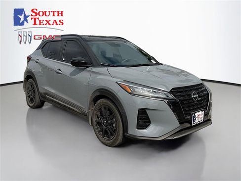 Used 2023 Nissan Kicks SR w/ SR Premium Package image 1