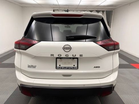 Used 2024 Nissan Rogue S AWD/4WD image 5