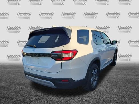 Used 2025 Honda Pilot EX-L image 10