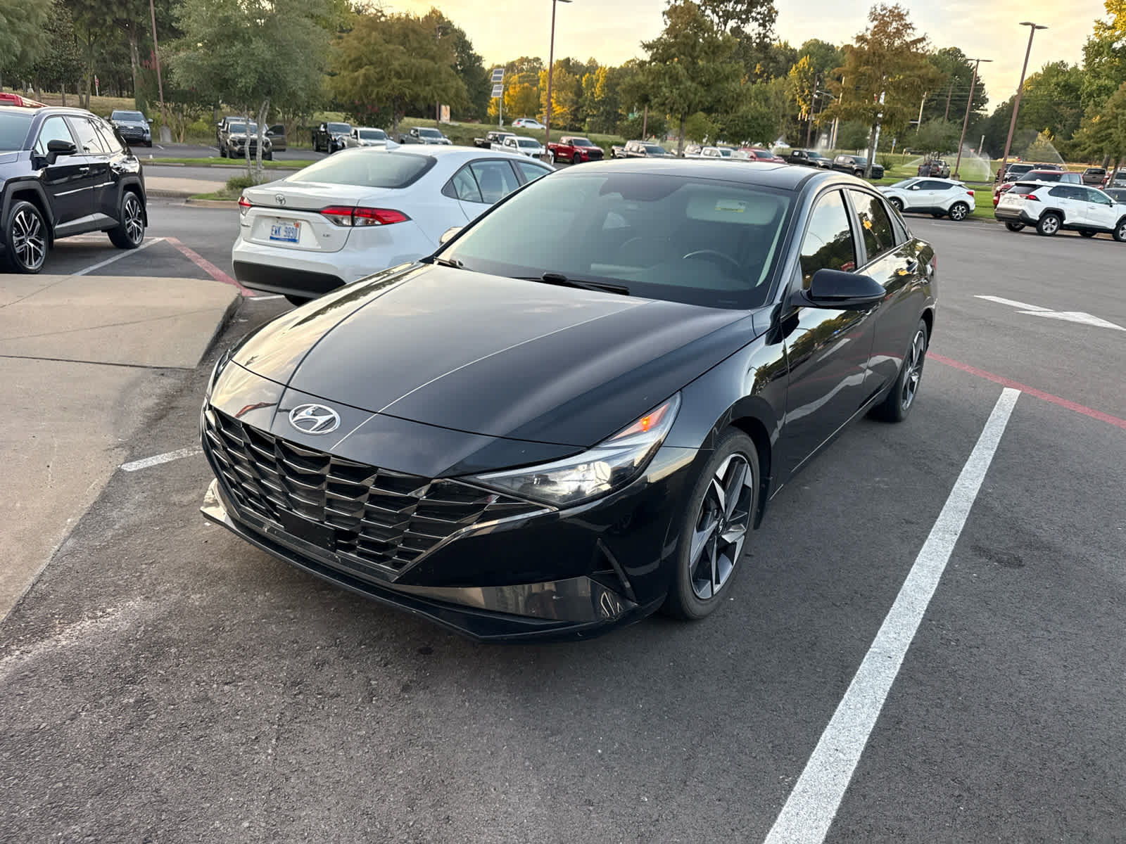 Used 2023 Hyundai Elantra Limited FWD image 7