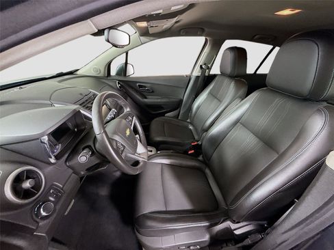 Used 2016 Chevrolet Trax LT w/ LT Convenience Package image 13