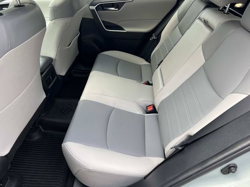 Used 2022 Toyota RAV4 XLE Premium FWD image 20