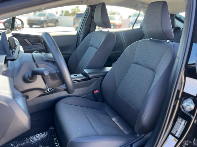 Used 2025 Toyota Prius LE FWD image 13