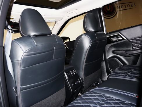 Used 2023 Mitsubishi Outlander SEL image 57