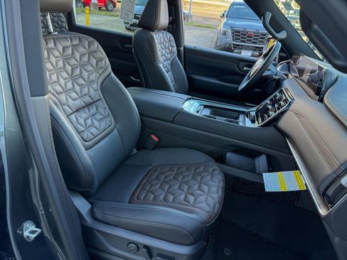 New 2026 Nissan Armada Platinum image 12