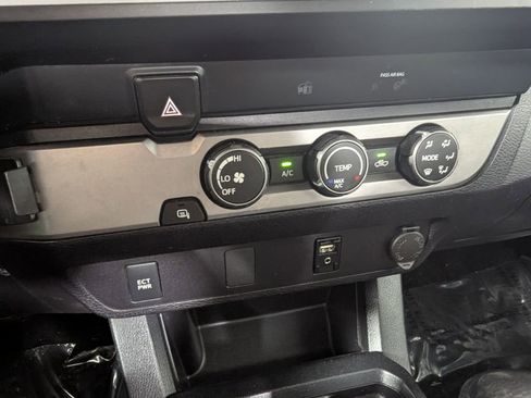 Used 2019 Toyota Tacoma SR image 16