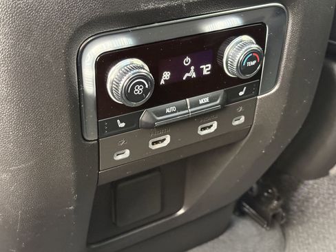 Used 2024 GMC Yukon Denali w/ Denali Reserve Package image 16