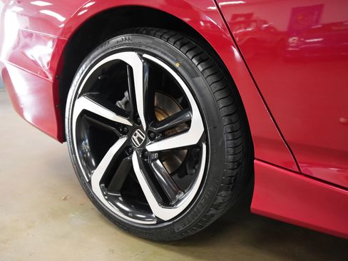 Used 2019 Honda Accord Sport image 12