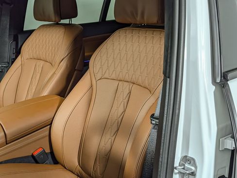 New 2026 BMW ALPINA XB7 image 14