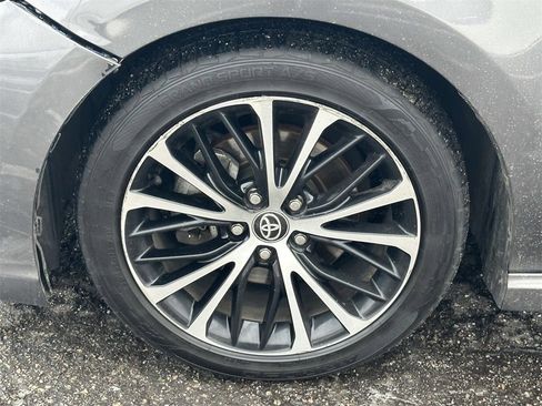 Used 2020 Toyota Camry SE image 8