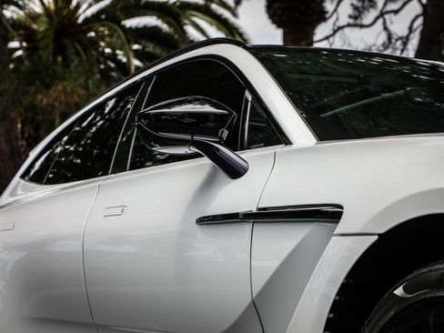 Used 2022 Aston Martin DBX AWD/4WD image 39