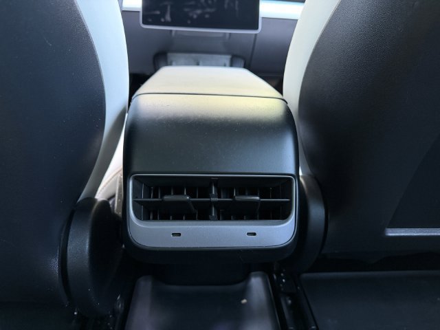 Used 2022 Tesla Model 3 Long Range AWD/4WD image 19