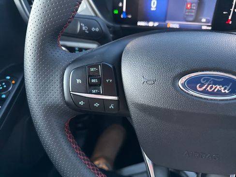 Used 2025 Ford Escape ST-Line w/ Equipment Group 301A image 31